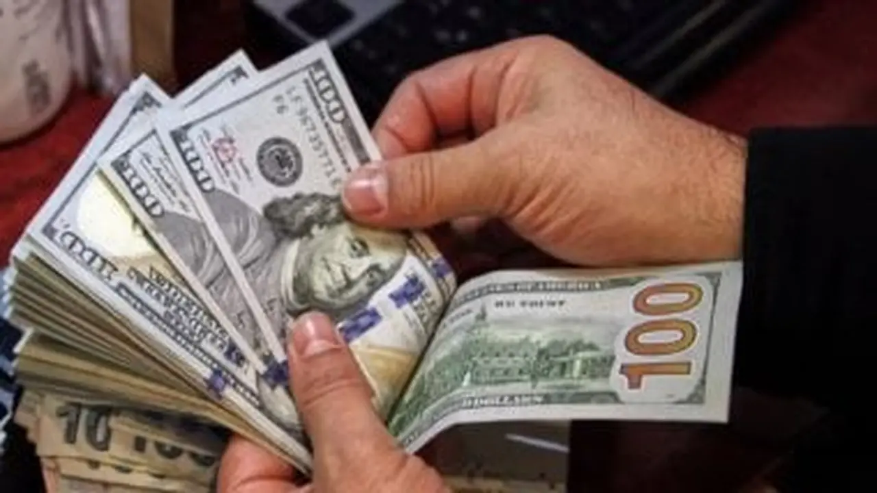 سعره بالبنك التجاري.. تحديث جديد لقيمة شراء الدولار أمام الجنيه المصري